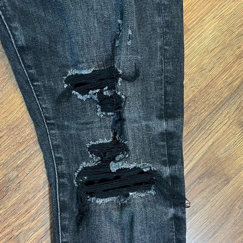 AE - Men's Distressed Skinny Jeans in Black - 36 x 32 - Picture 7 of 10